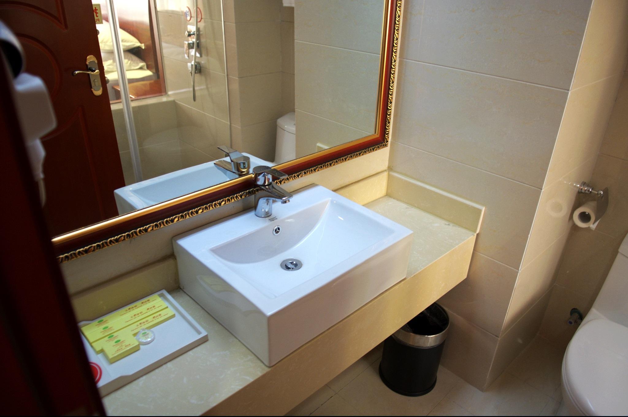 Vienna Hotel Shanghai Pudong Airport Huaxia Road Esterno foto